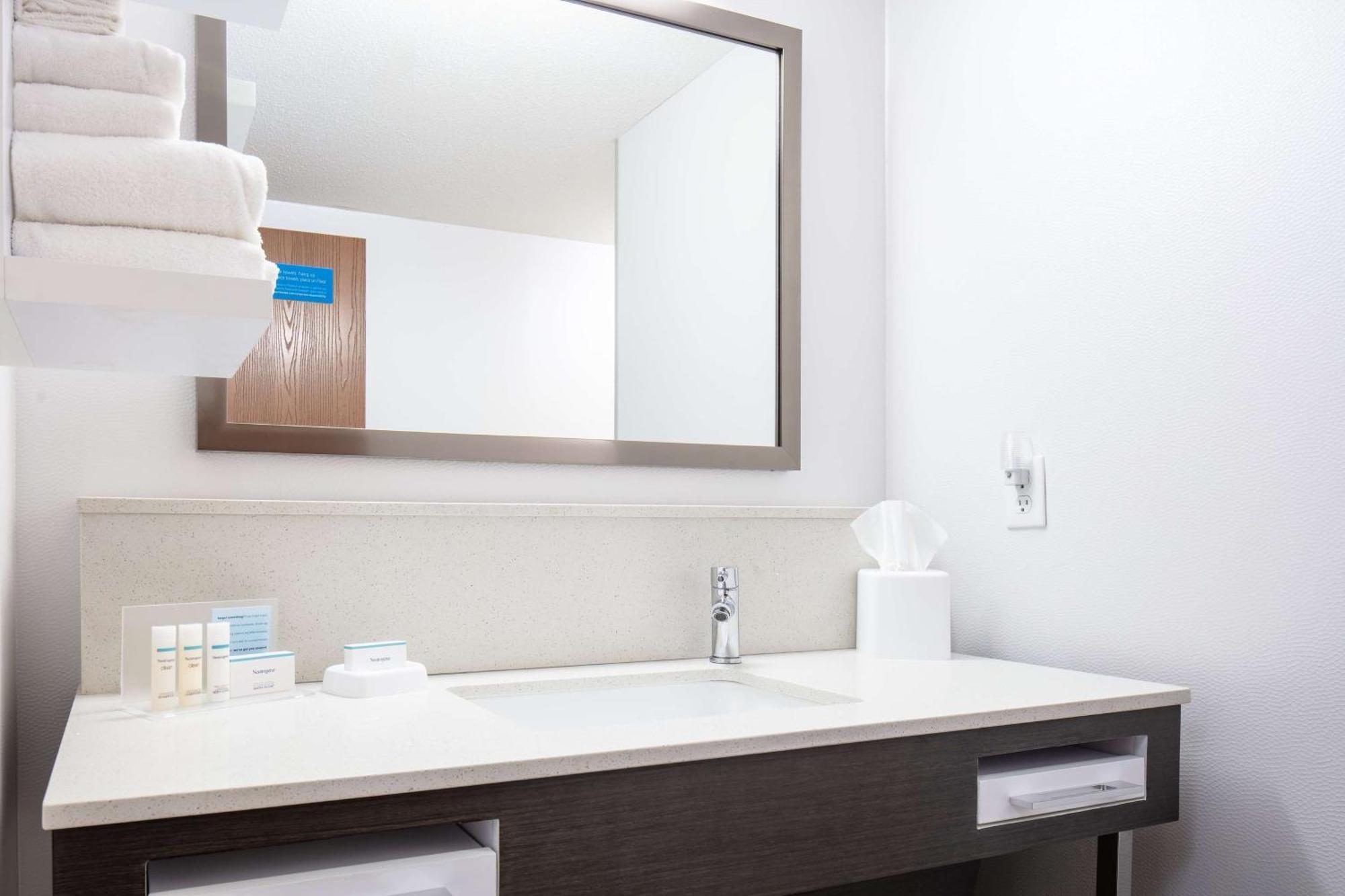 Hampton Inn Freeport Екстер'єр фото